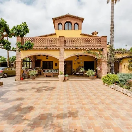 Bed & Breakfast Masia Castellvi Vinyols i Els Arcs