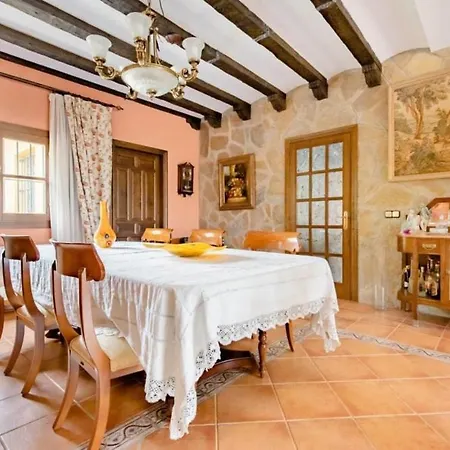 Bed & Breakfast Masia Castellvi Vinyols i Els Arcs